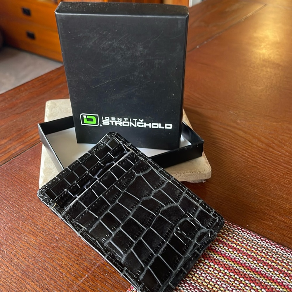 Identity Stronghold card case zip wallet